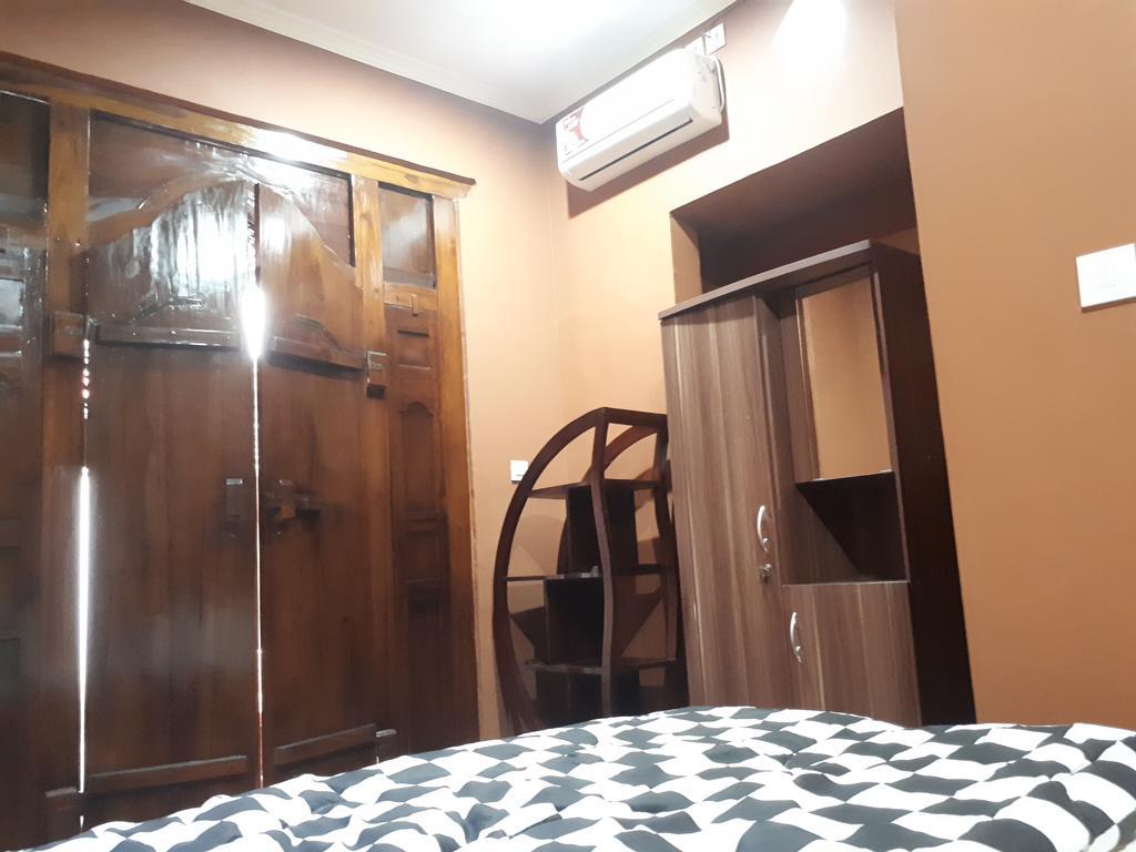 Indy House Hotel Убуд Екстериор снимка